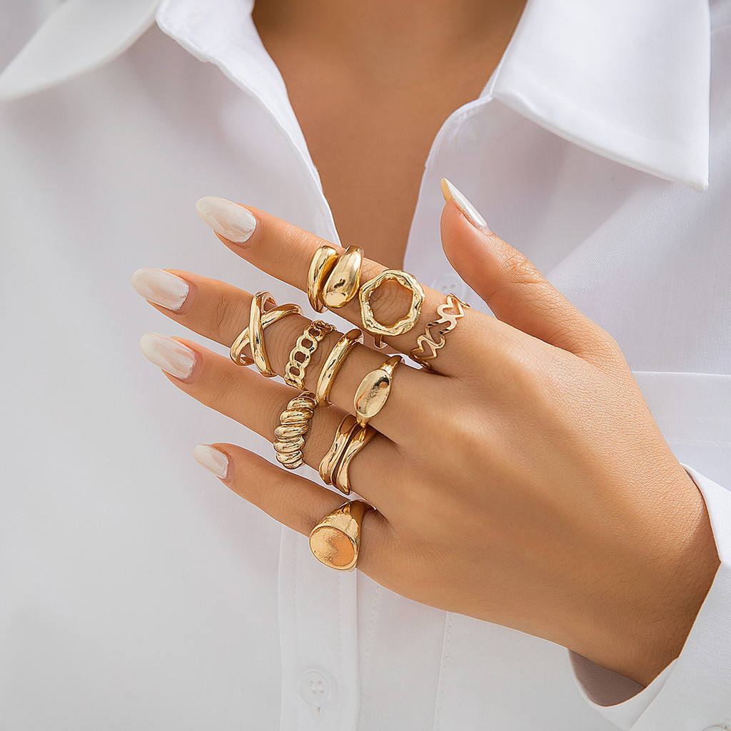 Conjunto de joias de ouro exagerado, anéis empilháveis ​​elegantes e modernos, adequados para casamentos e presentes