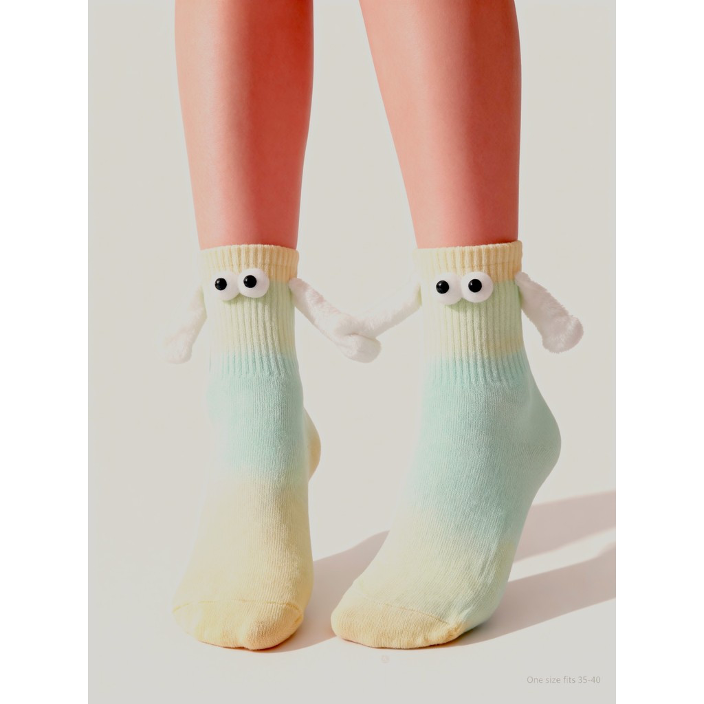 Kit 3 Meias Divertidas Femininas 3D Com Ímã Nas Mãos E Olhinhos