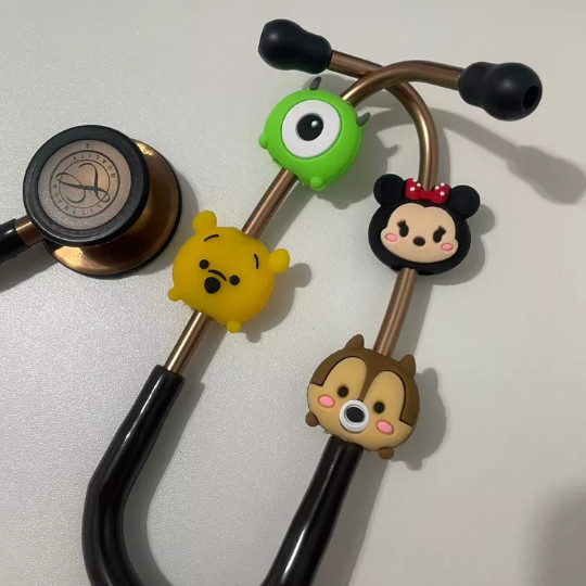 Acessório para Estetoscópio 01 A 50 - Decoração Pediátrica/Pingente Clínico Fofo para Enfermagem CAYT