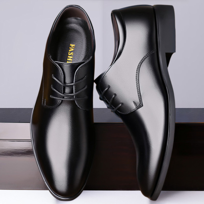 Sapatos masculinos britânicos padrinhos preto noivo negócios Formal Wear terno de sola macia verão sapatos de couro casu