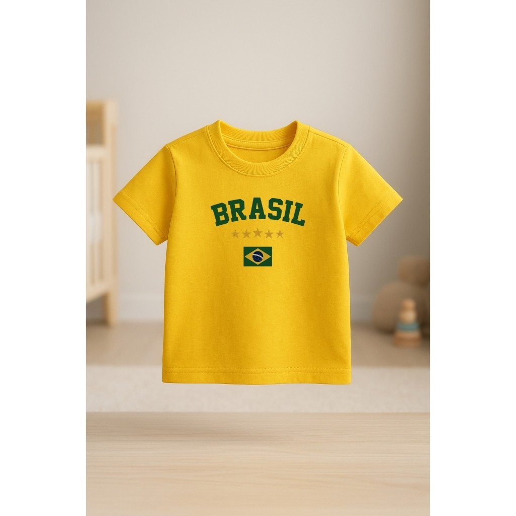 Camiseta Infantil Brasil Amarela com Bandeira e Estrelas – Algodão Confortável Torcida Futebol