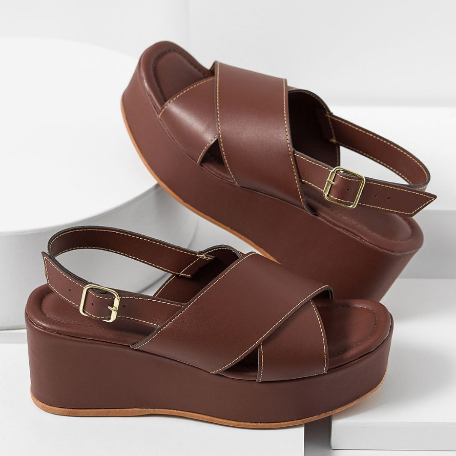 Sandália Feminina Plataforma Flatform Tiras Cruzadas Slingback Conforto