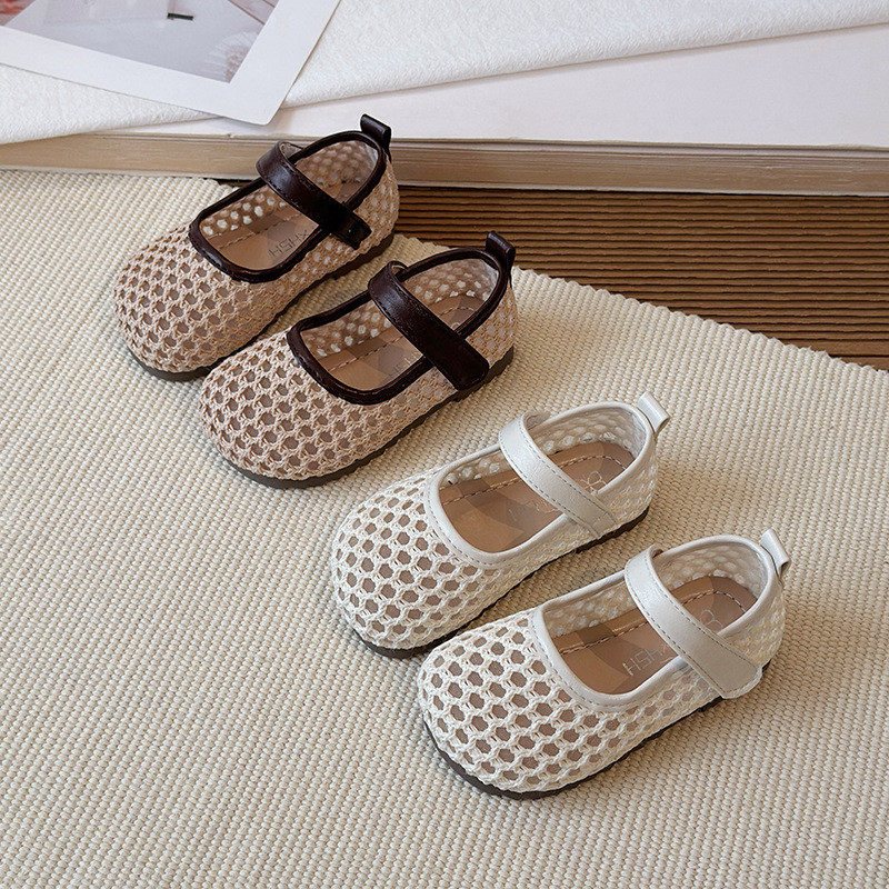 Primavera Verão Novas Meninas Malha Oco Respirável Sapatos De Princesa Moda Sandálias Sola Macia Planas Tamanho 21-30